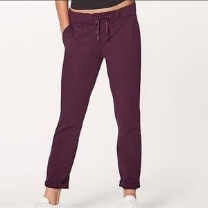 Lululemon dark purple joggers, size 8, EUC